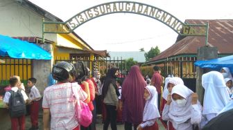 Gegara Aturan Wajib Vaksin, Ribuan Siswa SD di Kota Padang Terancam Tak Ikut PTM