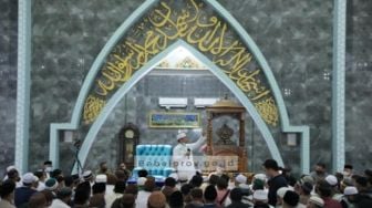 Gubernur Ajak Warga Penyak Makmurkan Masjid Baitul Muslimin