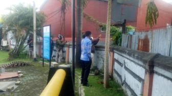 Pemilik Lahan Enggan Beri Jalan Warga Terkurung Tembok, Lurah Borong: Saya Tidak Akan Berhenti Ketuk Hatinya