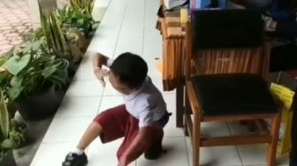 Kocak! Bocah SD Ini Pamer Skill Silat Sebelum Disuntik Vaksin