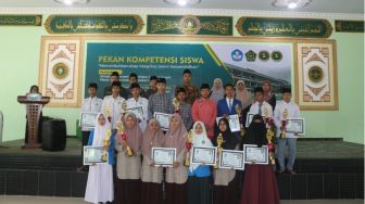 STIS Nurul Qarnain Jember Gelar Lomba Tingkat SMA dan Sederajat