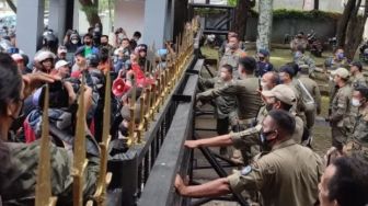 Lahan Bekas Stadion Mattoanging Diduga Disewakan, Suporter PSM Makassar Demo