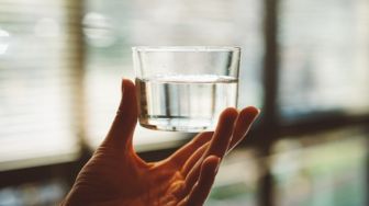 Dokter Penyakit Dalam Ini Sarankan Buka Puasa Diawali Minum Air Putih, Begini Alasannya