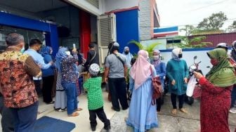Buntut Aturan Wajib Vaksin Siswa SD di Padang, Puluhan Wali Murid Mengadu ke Ombudsman Sumbar