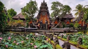 Indahnya Tempat Pemujaan Dewi Saraswati di Ubud Bali