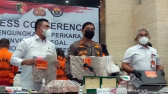 Bukan Pinjol Ilegal, Penggerebekan Ruko di Jalan Ahmad Yani Bandung Terkait Penipuan Berkedok Trading Binari Option