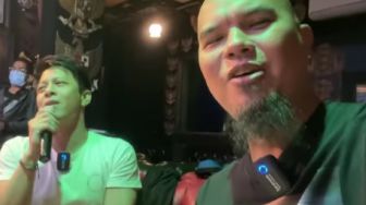 10 Momen Ariel NOAH Karaokean Bareng Ahmad Dhani, Teringat Pacar Lama