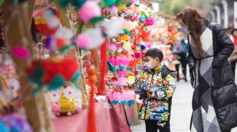 Suasana Jelang Festival Lampion di China