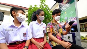 Canggih! Sekolah di Kota Solo Manfaatkan PLTS untuk Memenuhi Kebutuhan KBM