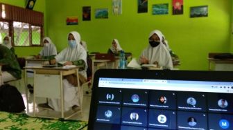 PTM di SMA Sederajat Tetap 50 Persen, Kepala Disdikbud Provinsi Kaltim Anwar Sanusi Sebut Sekolah Buat Syarat Khusus