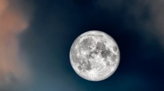 Bulan Purnama Februari 2022: 'Bulan Salju' Ditemani Planet-planet Fajar