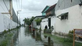 Kali Lamong Meluap Lagi, Empat Kecamatan di Gresik Terendam Banjir