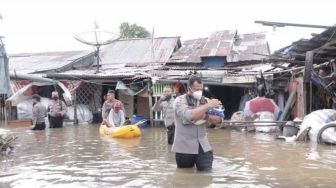 Banjir di Singkawang Semakin Meluas, Ketinggian Air Capai Pinggang Orang Dewasa,