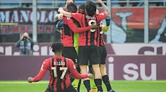 Sikat Verona 3-1, Milan Gusur Inter Dari Puncak Serie A