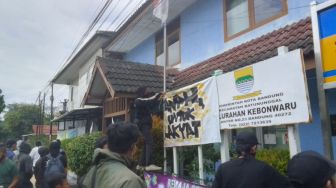 Tuntut Kejelasan Surat Penguasaan Fisik, Warga Korban Penggusuran PT KAI Geruduk dan Siap Duduki Kelurahan Kebonwaru