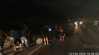 Mobil Travel Pecah Ban dan Tabrak Truk di Jalan Lintas Timur, 1 Orang Meninggal Dunia