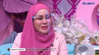 Dituding Ambil Duit Olga Syahputra, Giliran Mak Vera Kuliti Awal Mula Nikita Mirzani Jadi Artis