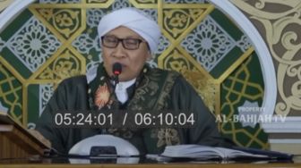 Benarkah Ada Hari Tidak Baik untuk Berhubungan Suami Istri? Ini Kata Buya Yahya