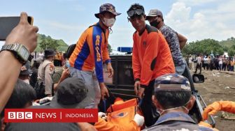 Ritual Pantai Payangan: Saya Sempat Lari, Tapi Datang Lagi Ombak Kedua