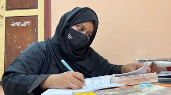 Dilarang Pakai Hijab di Sekolah, Mahasiswi Muslim India: Melepas Hijab sebelum Masuk Kelas itu Memalukan