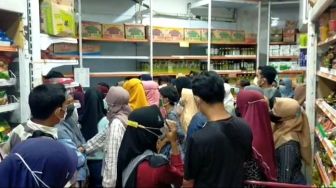 Pembelian Minyak Goreng di Ritail Modern Dibatasi 3 Shift