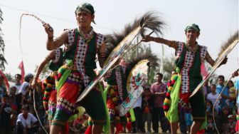 12 Daftar Suku di Pulau Jawa, Ada Suku Betawi hingga Suku Tengger