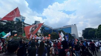 Geruduk Kemenaker Demo soal JHT, Buruh: Menaker Ida Fauziah Sudah Melawan Presiden!