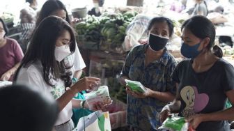 Bali Terima Ribuan Paket Healthy Kit Berupa Krim Anti Nyamuk Sampai Minyak Aroma Terapi Untuk Pedagang