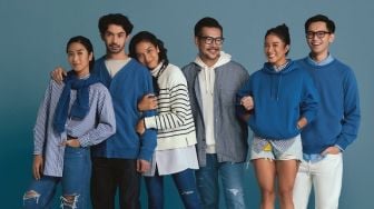 Kental Nuansa Biru, UNIQLO Rilis Koleksi Bertajuk Uniform Blue untuk Spring/Summer 2022