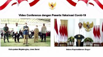 Pantau Vaksinasi Covid-19 Di Sejumlah Daerah Secara Virtual, Jokowi: Ini Penting Saat Kasus Sedang Naik