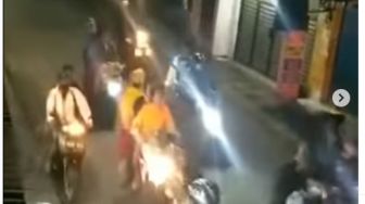 Segerombolan Pemuda di Cibubur Konvoi Motor di Jalan Sambil Tenteng Pedang, Videonya Viral!