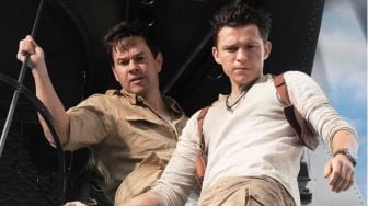 Ulasan Uncharted: Aksi Tom Holland dan Mark Wahlberg Mencari Harta Karun