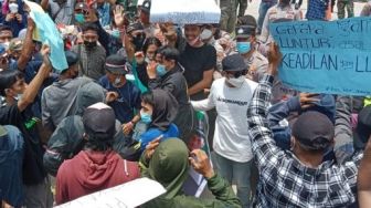 Ratusan Warga Bayah Geruduk PT Cemindo Gemilang, Aksi Berlangsung Ricuh