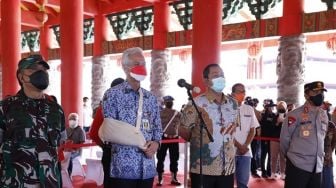 Jokowi Puji Capaian Vaksinasi di Jateng Tinggi, Ganjar: Terima Kasih