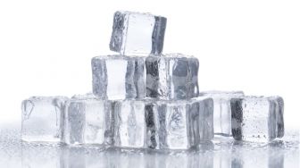 Manfaat Es Batu untuk Jerawat, Pertolongan Instan Meredakan Peradangan