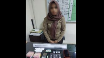 Nekat Edarkan Barang Milik Suami, Wanita Ini Ditangkap Polisi