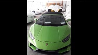 Hotman Paris Pamer Foto Lamborghini, Tambah Lagi Koleksi Abang Satu Ini?