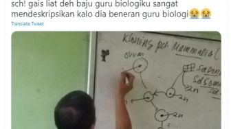 Ajarkan Materi Depan Kelas, Siswa Malah Salfok Baju Batik si Bapak, "Sungguh Menggambarkan Guru Biologi"