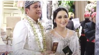 Sah, Adik Ayu Ting Ting Resmi Menikah dengan Nanda Fachrizal