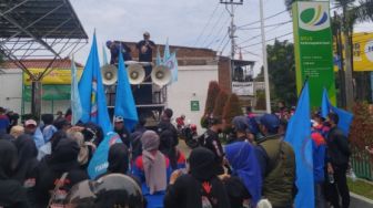 Buntut JHT Cair di Usia 56 Tahun, Buruh Cimahi Geruduk Kantor BPJS Ketenagakerjaan