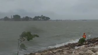 Prakiraan Cuaca Sulawesi Selatan, Selasa 10 Januari 2023: Waspada Gelombang 2,5 Meter di Teluk Bone