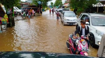 Banjir Jalan Poros Takalar - Jeneponto, Banyak Kendaraan Mogok