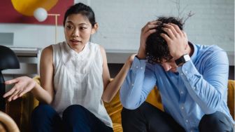 4 Alasan Pasangan Menyembunyikan Masalahnya dari Kamu, Tidak Selamanya Buruk