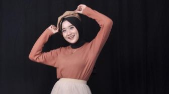 5 Pesona Yeni Inka, Si Ratu Ambyar yang Berhijab dengan Pesona Memikat