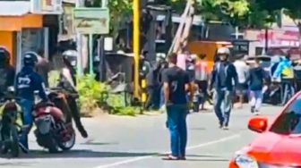 Diduga Puluhan Anggota TNI Mengamuk, Pos Polisi Lalu Lintas Polres Sinjai Dirusak