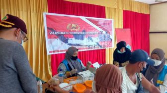 Kejar Target 80% Vaksinasi Pemkab Kayong Siapkan Door Prize 3 Unit Motor