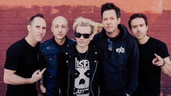 Keren! Kolaborasi Simple Plan dan Vokalis Sum 41 Hadirkan"Ruin My Life"