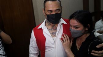 Dituding Tak Pernah Jenguk Jerinx SID ke Penjara, Nora Alexandra Semprot Netizen: Sok Tahu