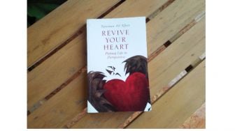 Ulasan Buku Nouman Ali Khan: Revive Your Heart Putting Life in Perspective