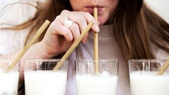 4 Dampak Buruk Jika Minum Susu Secara Berlebihan, Tak Bisa Disepelekan!